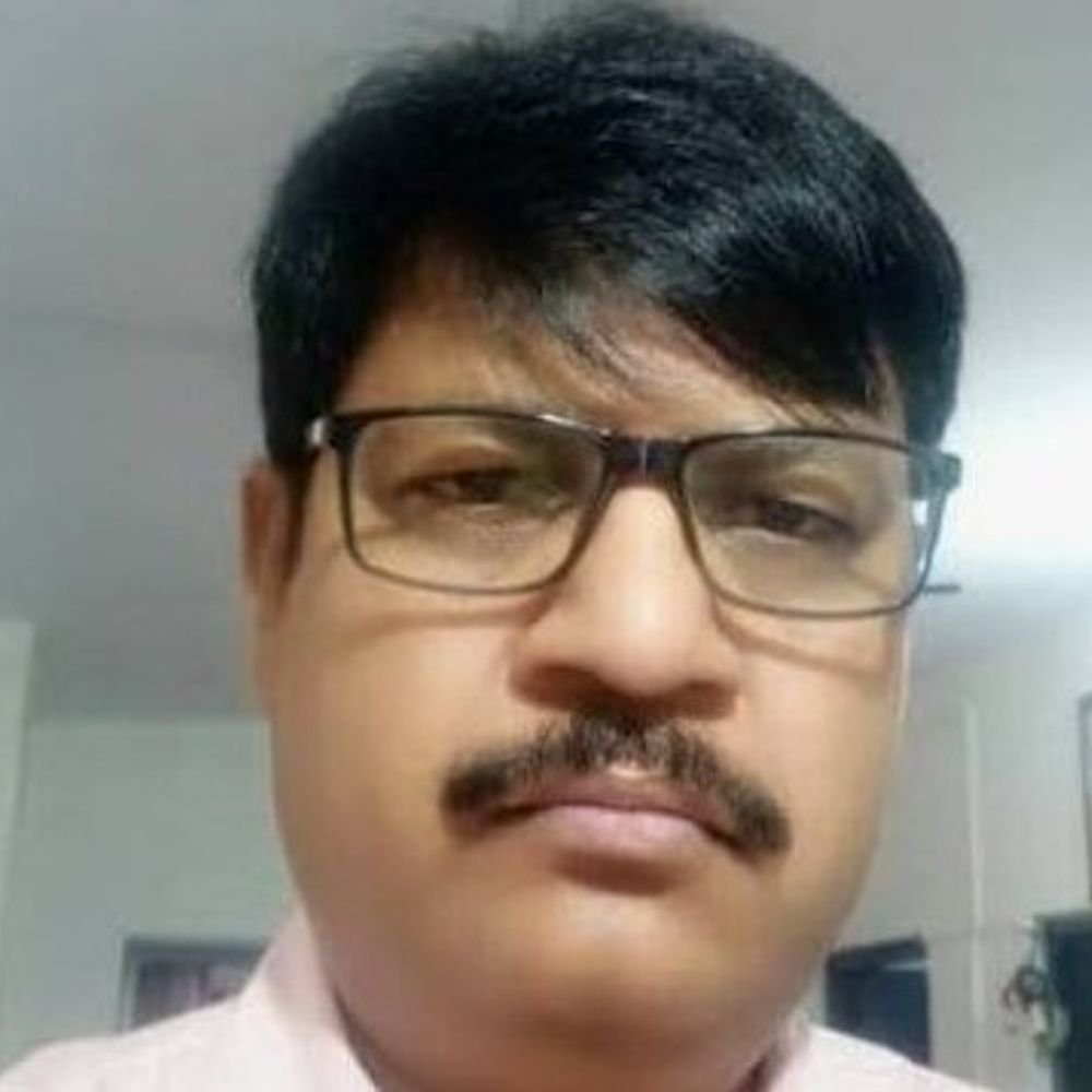 यूपी के सबसे वरिष्ठ PCS अफसर हरीश चंद्र बर्खास्त:नोएडा में 4 हजार करोड़ के जमीन घोटाले का आरोप, नियमों के खिलाफ किया आवंटन