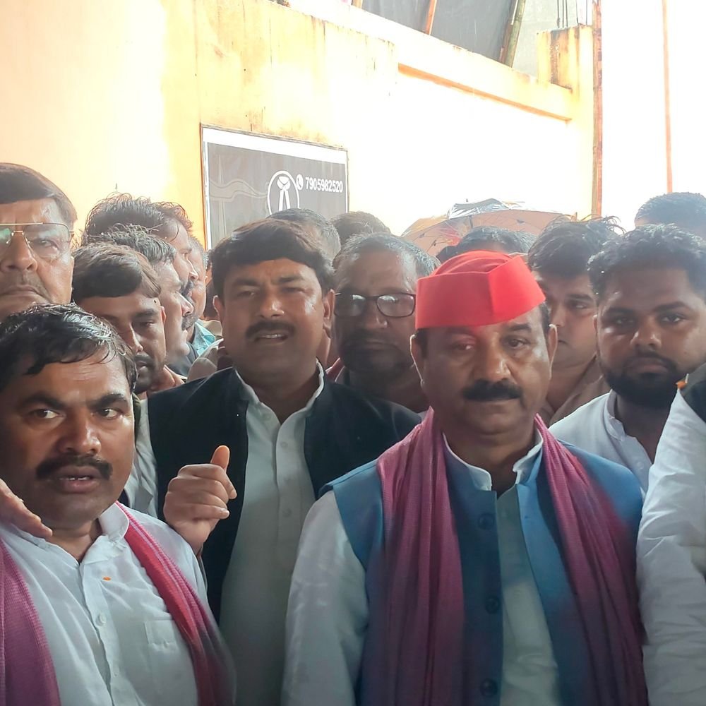लखीमपुर में कार्यकर्ता सम्मेलन में पहुंचे सपा प्रदेश अध्यक्ष:कार्यकर्ताओं से पार्टी की रणनीति पर की चर्चा; कहा- 2027 में बनेगी PDA सरकार