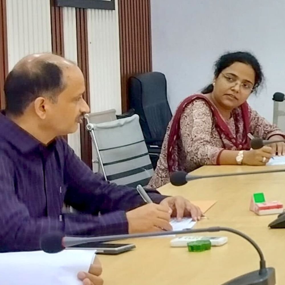 कन्नौज में 170 स्कूली वाहन बिना परमिट-फिटनेस के चल रहे:DM ने नोटिस देकर स्कूलों की मान्यता समाप्त करने के परिवहन विभाग को दिए निर्देश