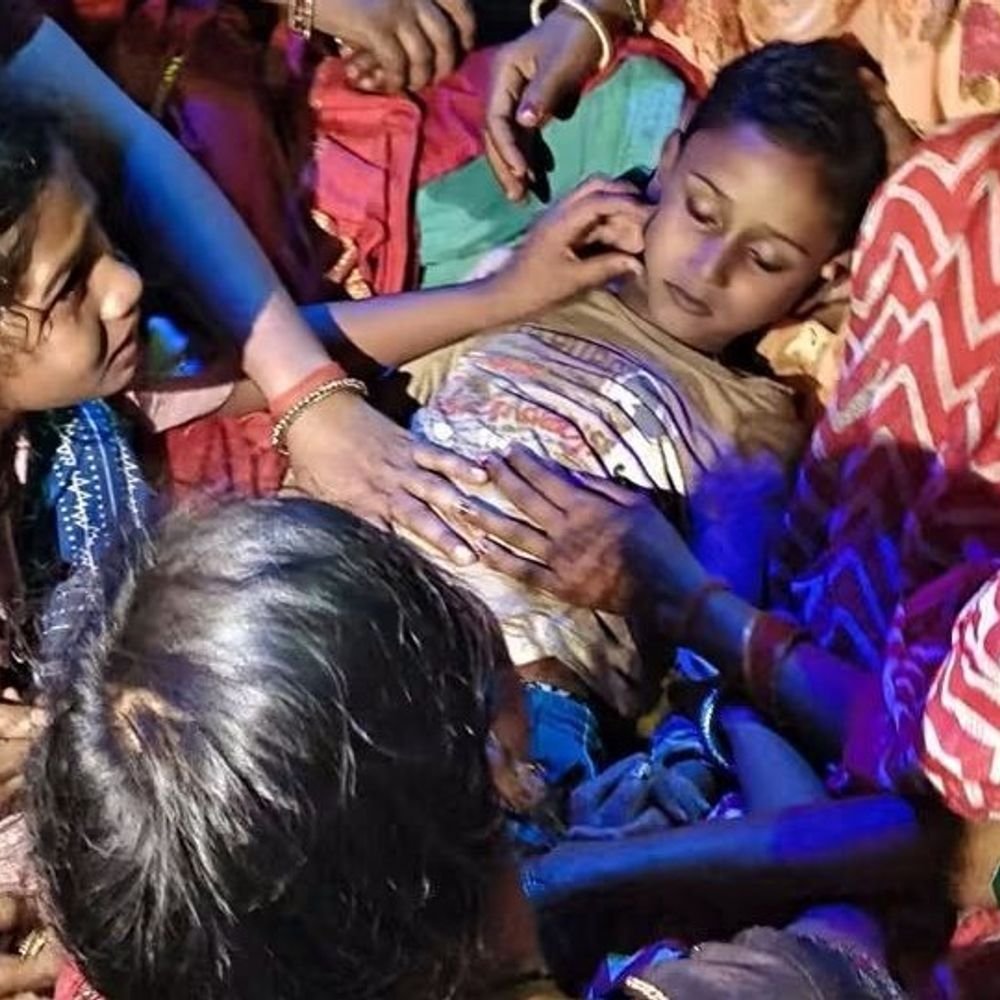 सोनभद्र में बालक को सांप ने डसा, मौत:पिता के साथ खेत में मिर्च तोड़ रहा था, इलाज के दौरान तोड़ा दम