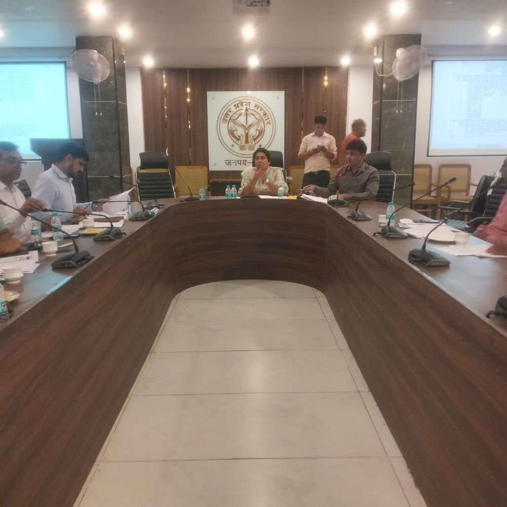 उद्योग बंधु समिति की बैठक में सड़क मरम्मत पर चर्चा:मुख्य विकास अधिकारी ने की अध्यक्षता, जल्द काम पूरे करने के निर्देश