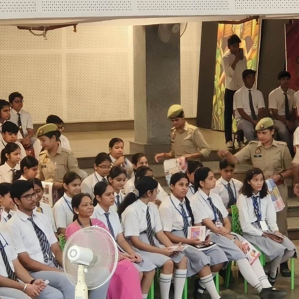 मुजफ्फरनगर में मिशन शक्ति कार्यक्रम आयोजित:छात्रों को कानूनी अधिकारों, सुरक्षा एवं बचाव के उपायों की जानकारी दी