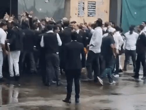 हाईकोर्ट बार एसोसिएशन के अध्यक्ष बने सीपी उपाध्याय:संतोष कुमार मिश्रा महासचिव पद पर जीते, अध्यक्ष को 2446 वोट मिले