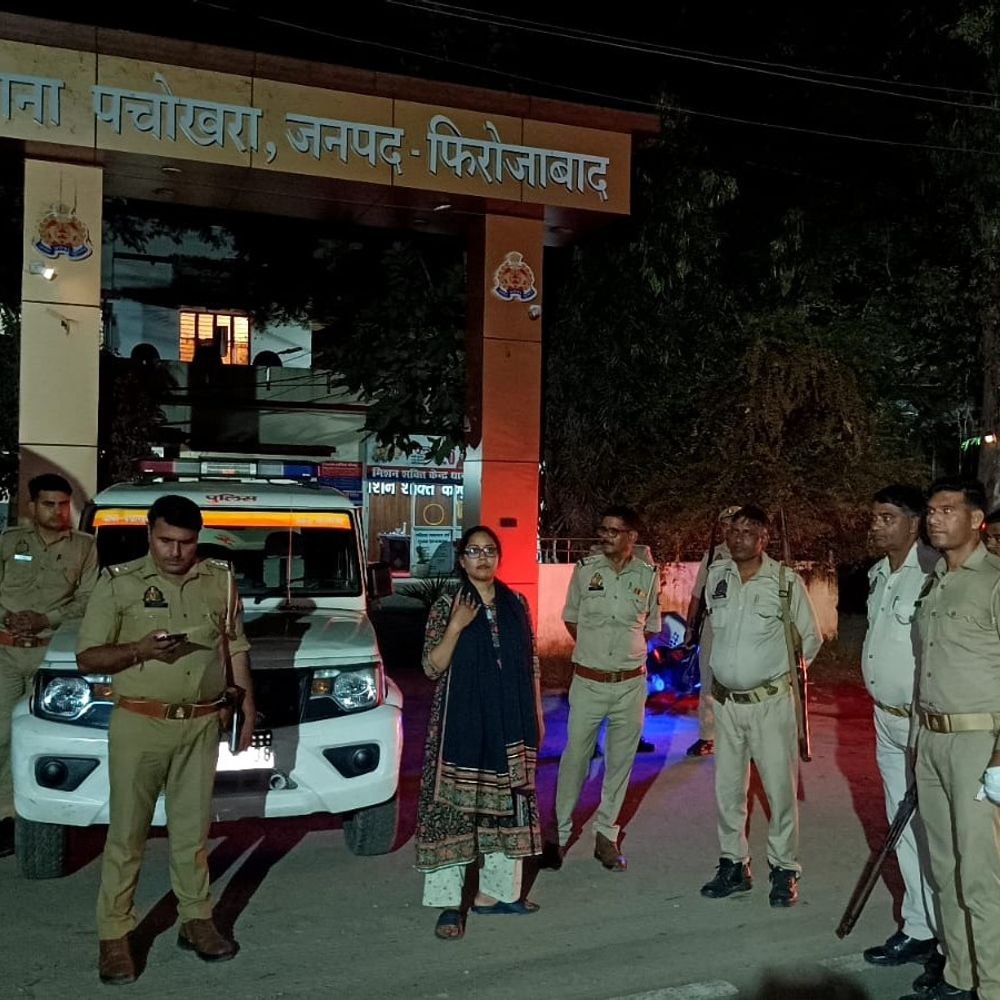 रात में अवैध मिट्टी खनन करते मिले पांच डंपर:फिरोजाबाद में प्रशासन की बड़ी कार्रवाई, SDM ने कराया सीज