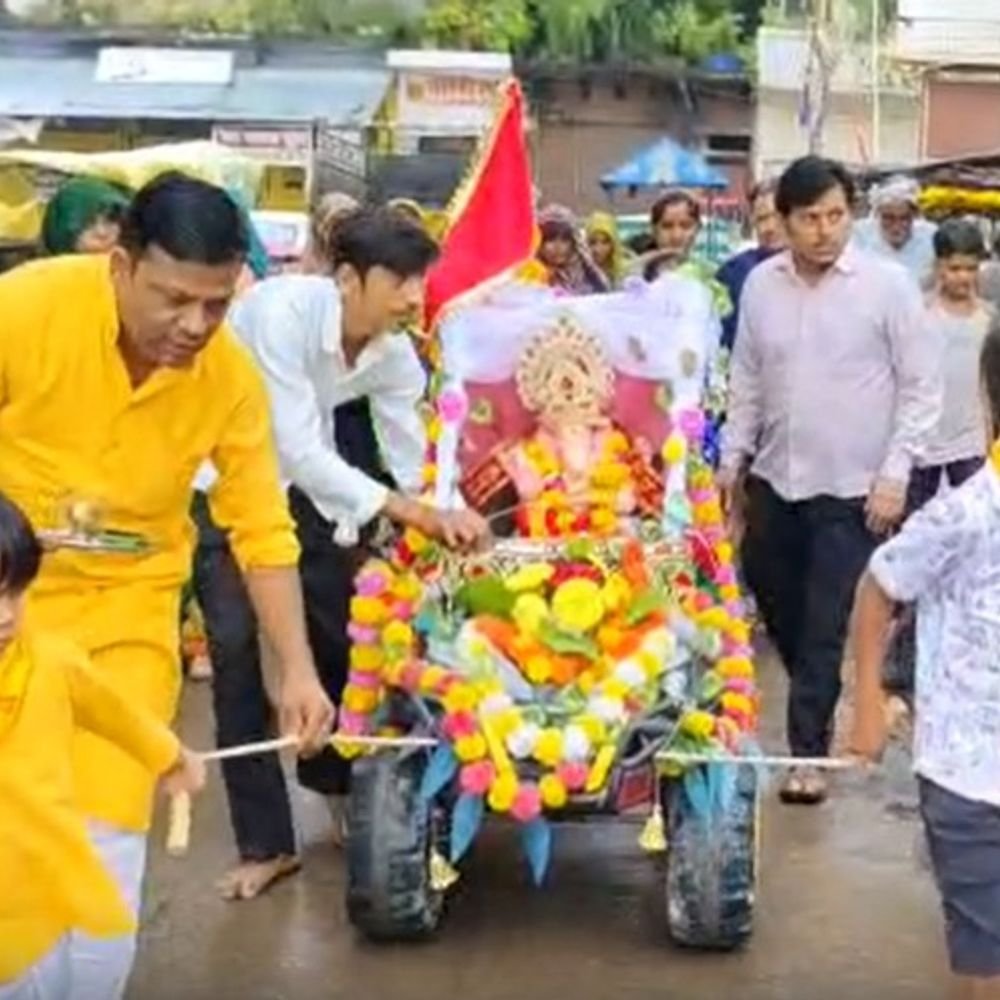 गणेशोत्सव का समापन:गुरसरांय में अनंत चतुर्दशी पर जुलूस निकालकर किया भगवान की प्रतिमा का विसर्जन