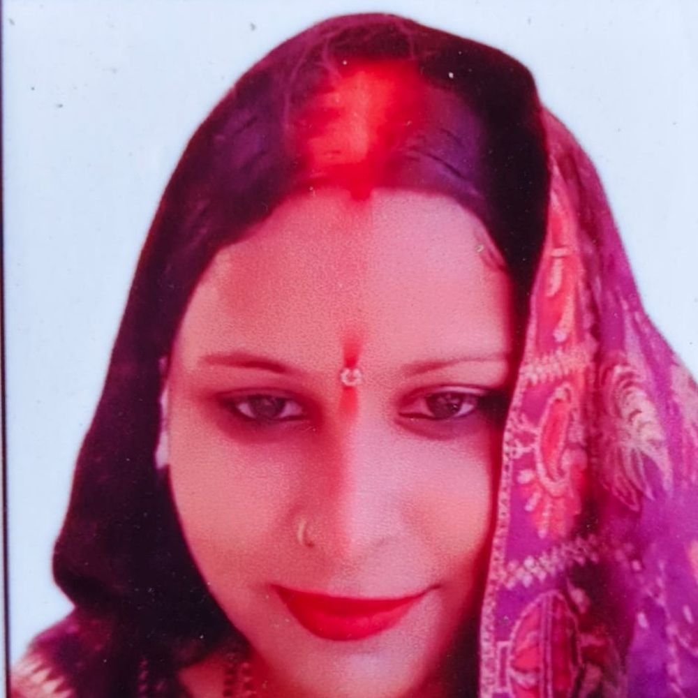 इटावा में चलती ट्रेन से गिरकर महिला की मौत:आम्रपाली एक्सप्रेस में गेट पर बैठी थी, नींद आने से नीचे गिरी; 10 किमी दूर मिला शव