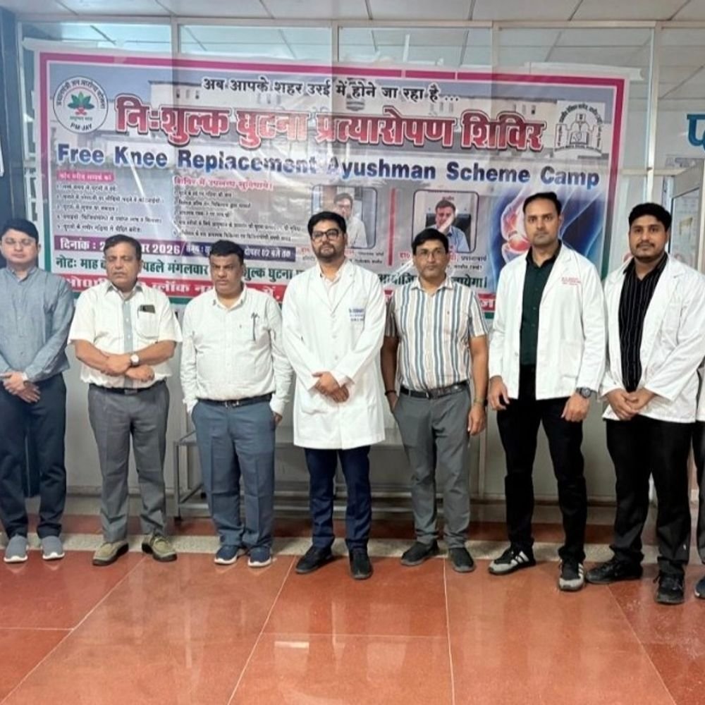 जालौन में आयुष्मान स्वास्थ्य शिविर:63 मरीजों की जांच, घुटना प्रत्यारोपण वाले 4 भर्ती