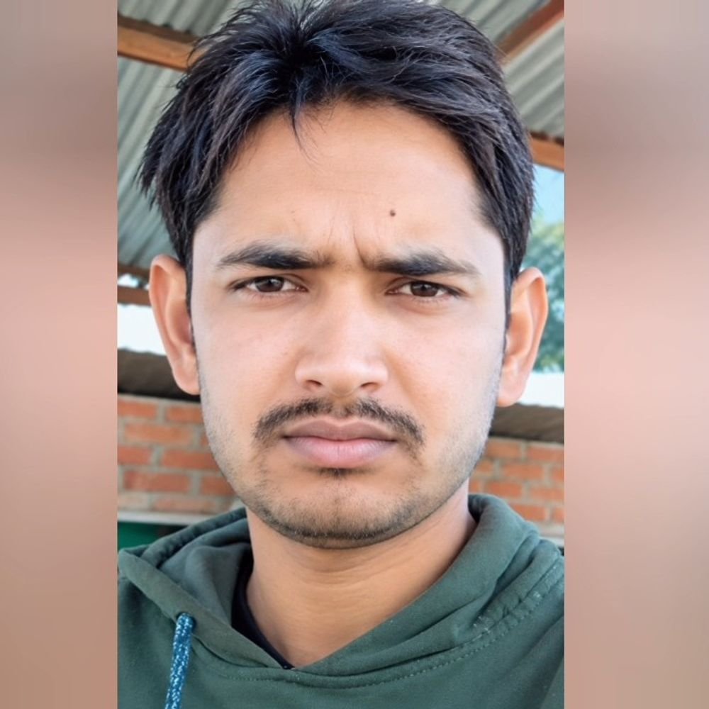 महोबा में खराद-मशीन में टी-शर्ट फंसने से मिस्त्री की मौत:काम करते समय गले में फंदा कसा, अस्पताल में डॉक्टरों ने मृत घोषित किया