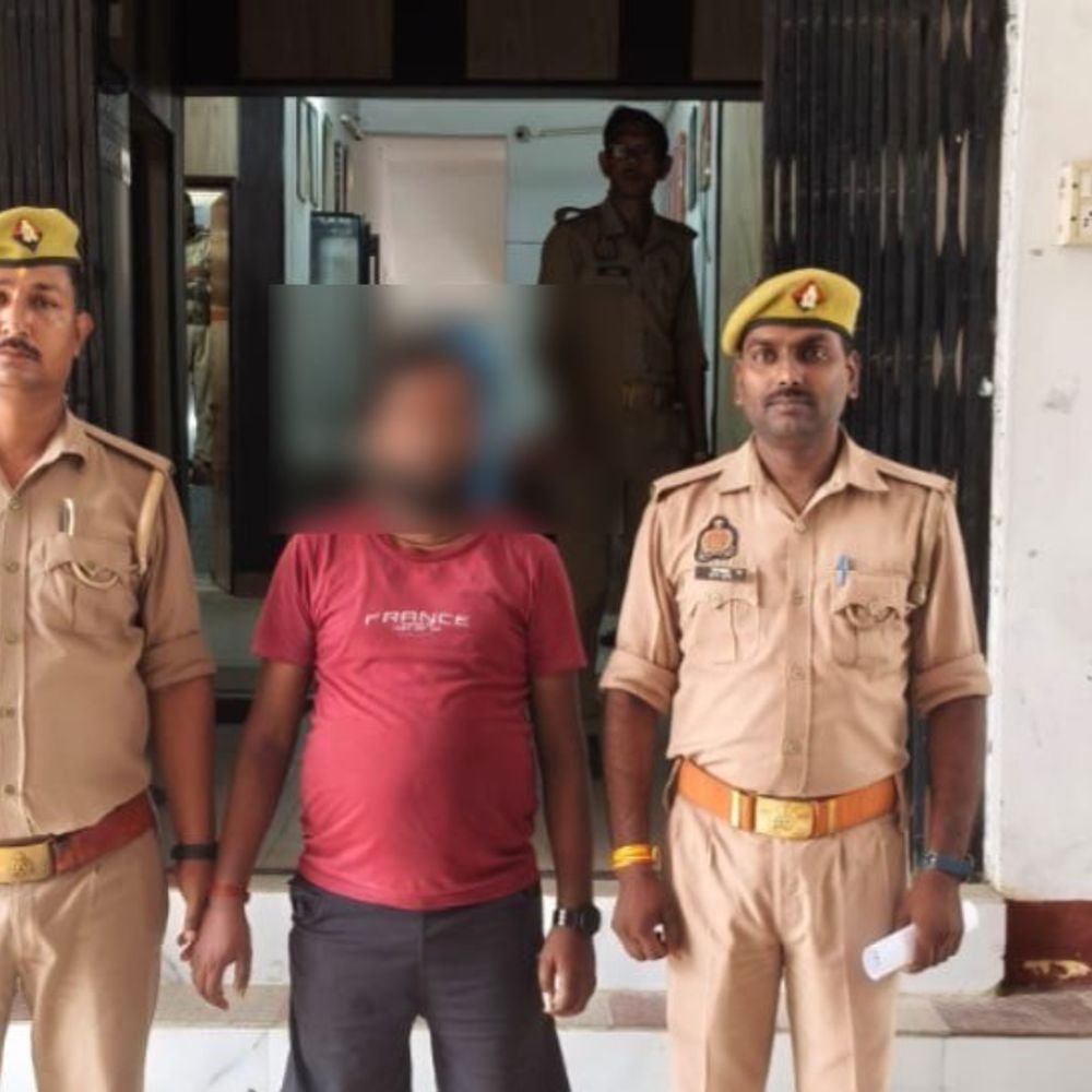 भदोही में राजू सेठ गैंग का एक और सदस्य गिरफ्तार:गोपीगंज में नकली गहने असली बताकर बैंकों से करते थे ठगी