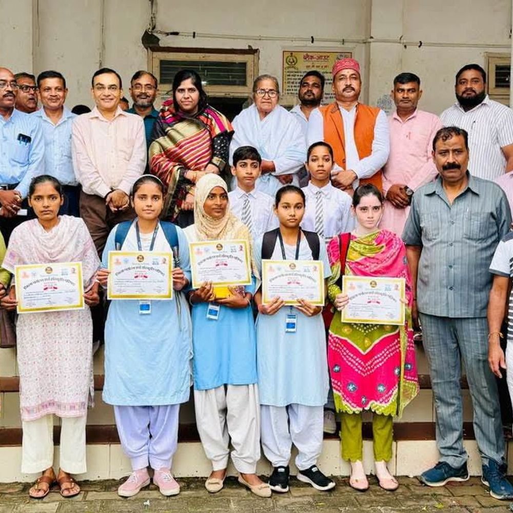 सम्भल में विश्व पर्यटन दिवस पर प्रतियोगिताएं:पर्यटन स्थलों पर वीडियो पोस्टर डिजाइनिंग, पर्यटन प्रश्नोत्तरी में बच्चों ने लिया भाग