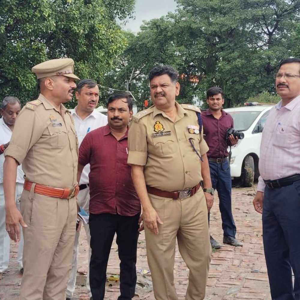 बहराइच में 3 दिन में 5 मौतें:बारिश-आंधी ने मचाई तबाही, 900 बिजली के पोल गिरे, 60 घंटे बाद भी सप्लाई प्रभावित