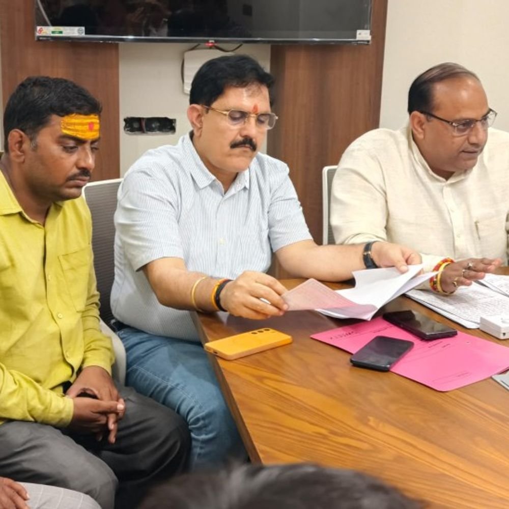 आरोपों की राजनीति पर भाजपा का पलटवार:चुनाव आयोग के पक्ष में रखे तथ्य, मथुरा में भाजपा महानगर ने की प्रेस कॉन्फ्रेंस