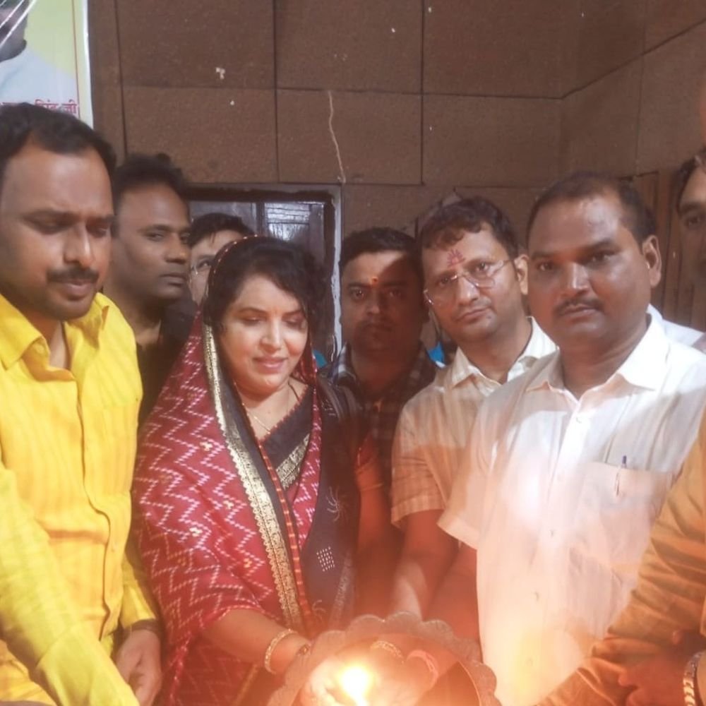 विश्व फार्मासिस्ट दिवस मनाया, स्वास्थ्य सेवाओं में भूमिका पर चर्चा:बलिया जिला अस्पताल में फार्मासिस्टों को नई दवाओं और तकनीक से अपडेट रहने पर मंथन