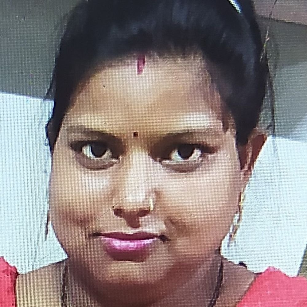 हरदोई में विवाहिता का शव रखकर मायके-वालों ने किया प्रदर्शन:फंदे पर लटका मिला था शव, हिरासत में पति-ससुर