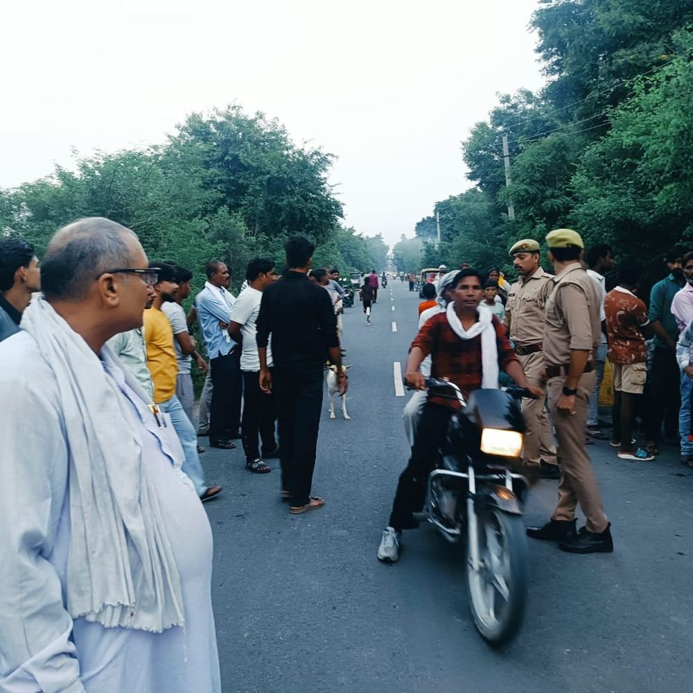 ससुराल में दामाद ने नीम के पेड़ से फांसी लगाई:इटावा में 6 साल पहले हुई थी शादी; पति पत्नी में चल रहा था विवाद