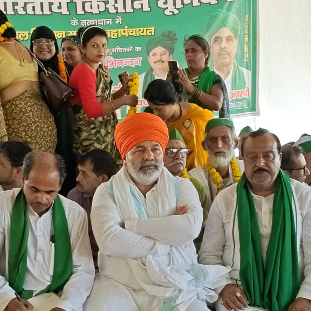 बुंदेलखंड में फसल बर्बादी पर टिकैत ने सरकार को घेरा:बोले- किसान सरकार को खोज रहा, गांवों में कहीं दिखाई नहीं दे रही; ऑर्गेनिक बोर्ड और उचित दाम की मांग