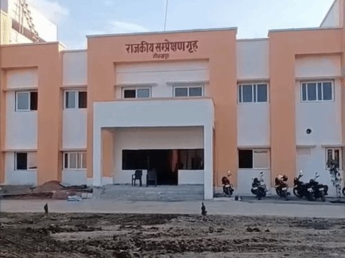 शरणालय के लोकार्पण के बाद वापस भेज दी गईं महिलाएं:ट्रांसफार्मर खराब, पानी की टंकी भी नहीं लगी