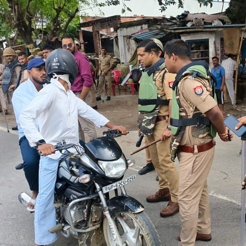 वाराणसी के ढेरही टोल पर किसानों का प्रदर्शन-हंगामा:1000 पुलिसकर्मियों की तैनाती से हाईवे बना छावनी, हिरासत में लिए कई किसान