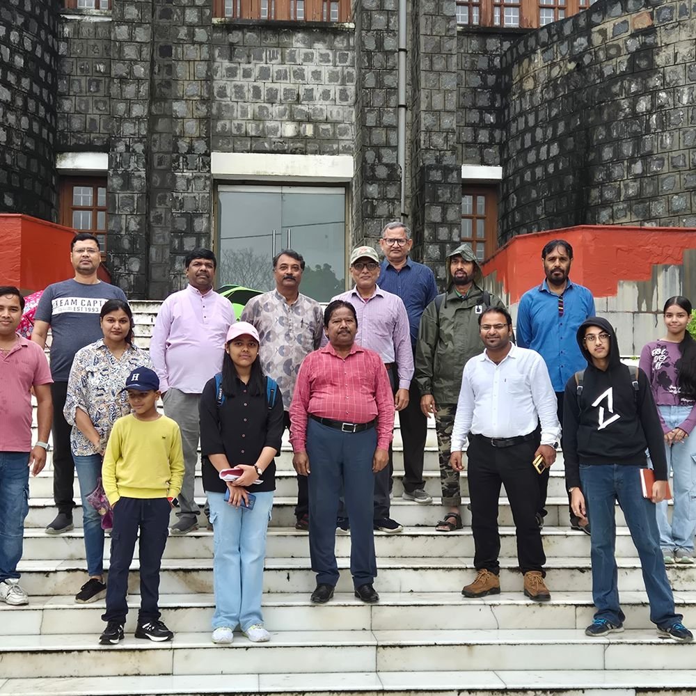 इटावा में यमुना संरक्षण हेतु जागरूकता कार्यक्रम:लोगों ने नदी किनारे प्राकृतिक जैव विविधता और वनस्पतियों का अवलोकन किया