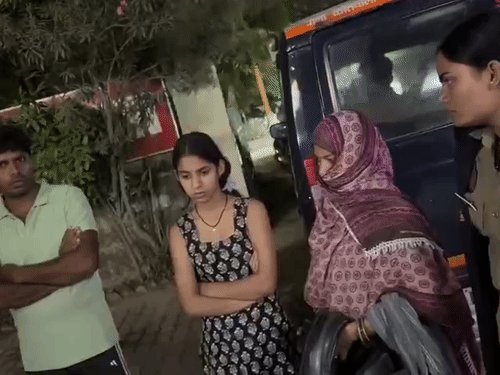 मां बाप के डांटने पर गाजियाबाद पहुंची छात्रा:गाजियाबाद पुलिस को शक हुआ तो महिला पुलिस से कराई पूछताछ, मोबाइल चलाने पर डांटते थे परिजन