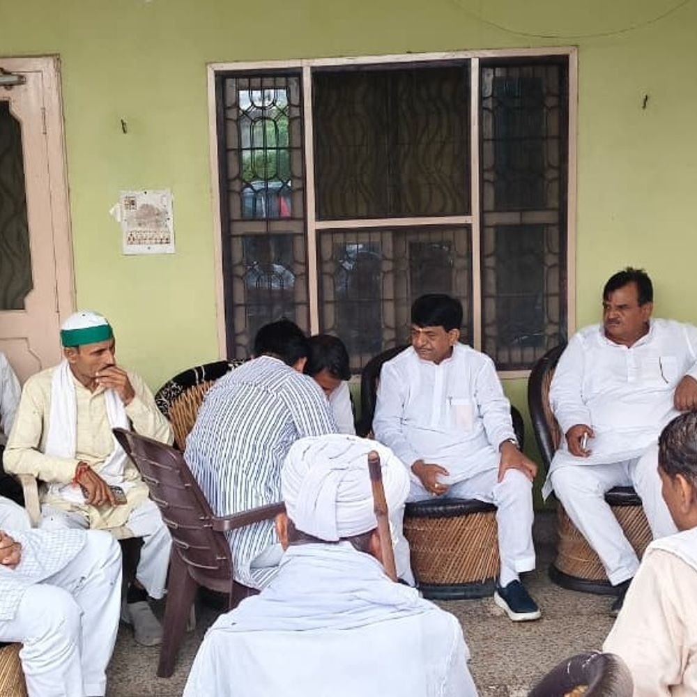 रोहन राठी के घर पहुंचे राज्यमंत्री कपिलदेव अग्रवाल:बंद कमरे में परिजनों से मुलाकात, बोले- दोषी कोई भी हो, कार्रवाई तय