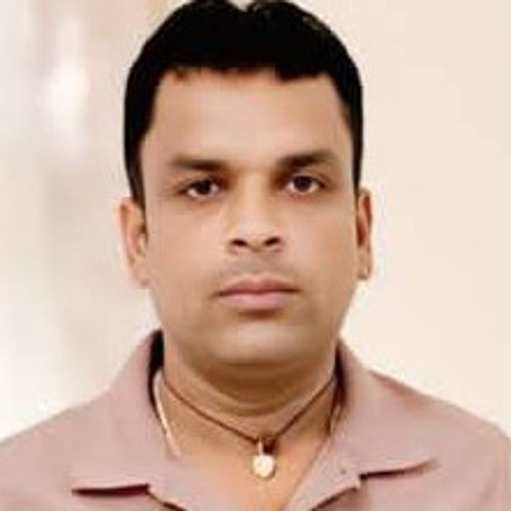 बिजली के खंभे में उतरे करंट से युवक की मौत:ग्रामीणों ने बिजली विभाग पर लापरवाही का आरोप लगाया, कहा- पहले भी की थी शिकायत
