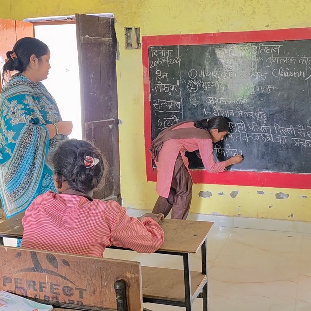 गोंडा में भारी बारिश के चलते आज भी स्कूल बंद:कक्षा 1 से 8 तक के सभी स्कूलों में छुट्टी, दूसरे दिन भी नहीं लगेंगी कक्षाएं, देर रात जारी हुआ आदेश