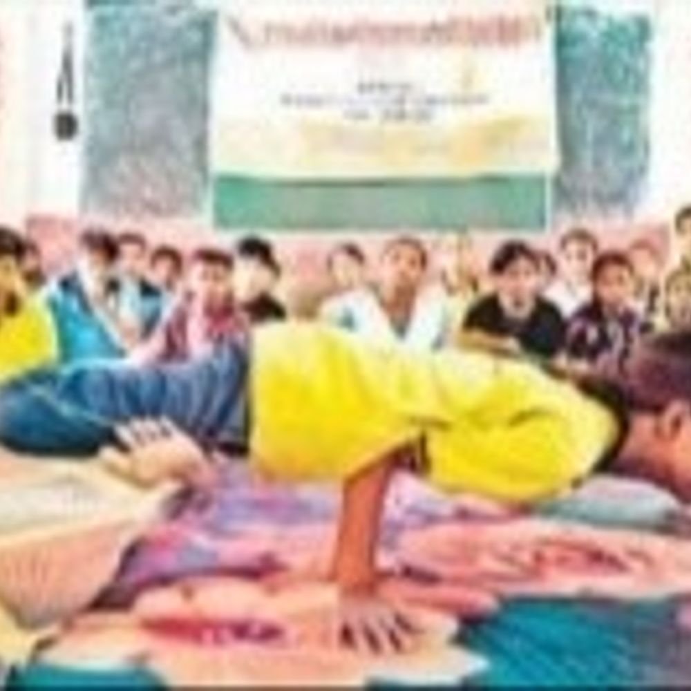 बलरामपुर में जनपदीय योगासन प्रतियोगिता आयोजित:विभिन्न विद्यालयों के छात्र-छात्राओं का प्रदर्शन, विजेता खिलाड़ी श्रावस्ती में दिखाएंगे दम