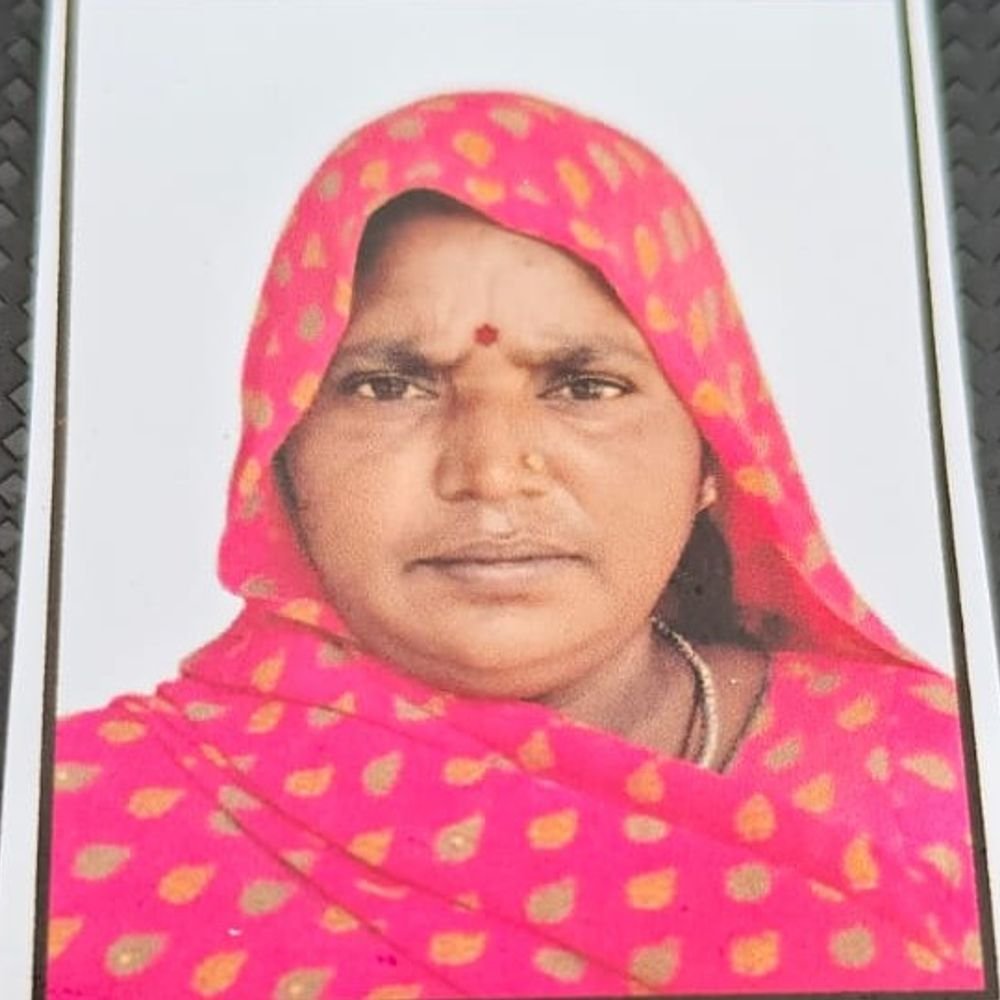 प्रतापगढ़ में कच्चा मकान गिरने से महिला की मौत:मलबे में दबकर गई जान, एसडीएम-सीओ मौके पर पहुंचे; पति मानसिक रूप से अस्वस्थ