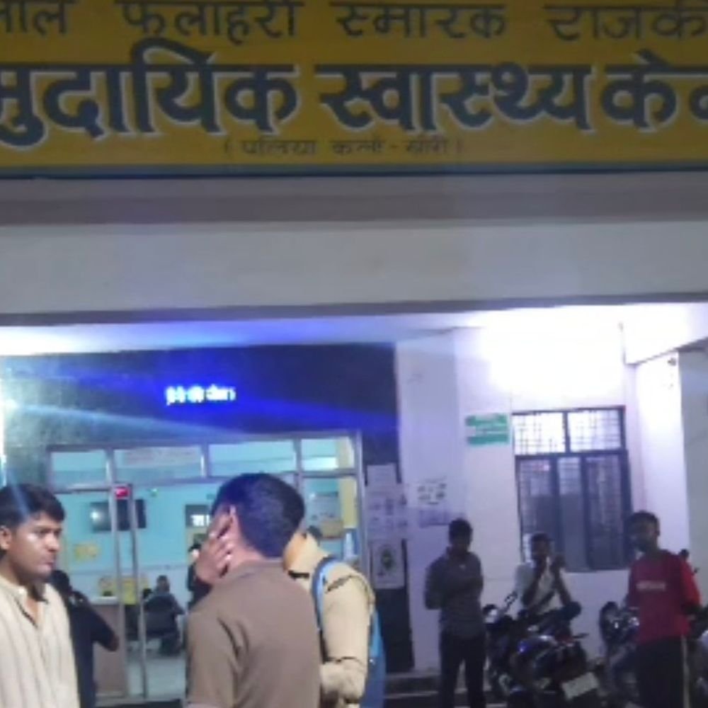 अलग-अलग सड़क हादसों में दो बाइक सवारों की मौत:लखीमपुर-खीरी में पलिया-भीरा मार्ग पर एक घायल, सम्पूर्णानगर रोड पर दूसरा हादसा