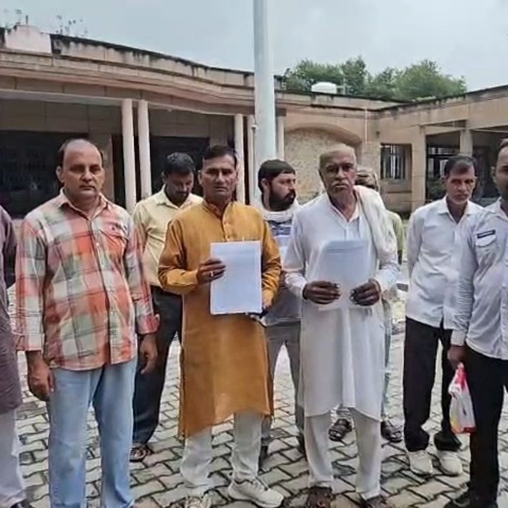 राशन डीलर पर बिना चावल मिले रिसीविंग का दबाव:डीएम से शिकायत, ठेकेदार पर कार्रवाई और खाद्यान्न दिलाने की मांग