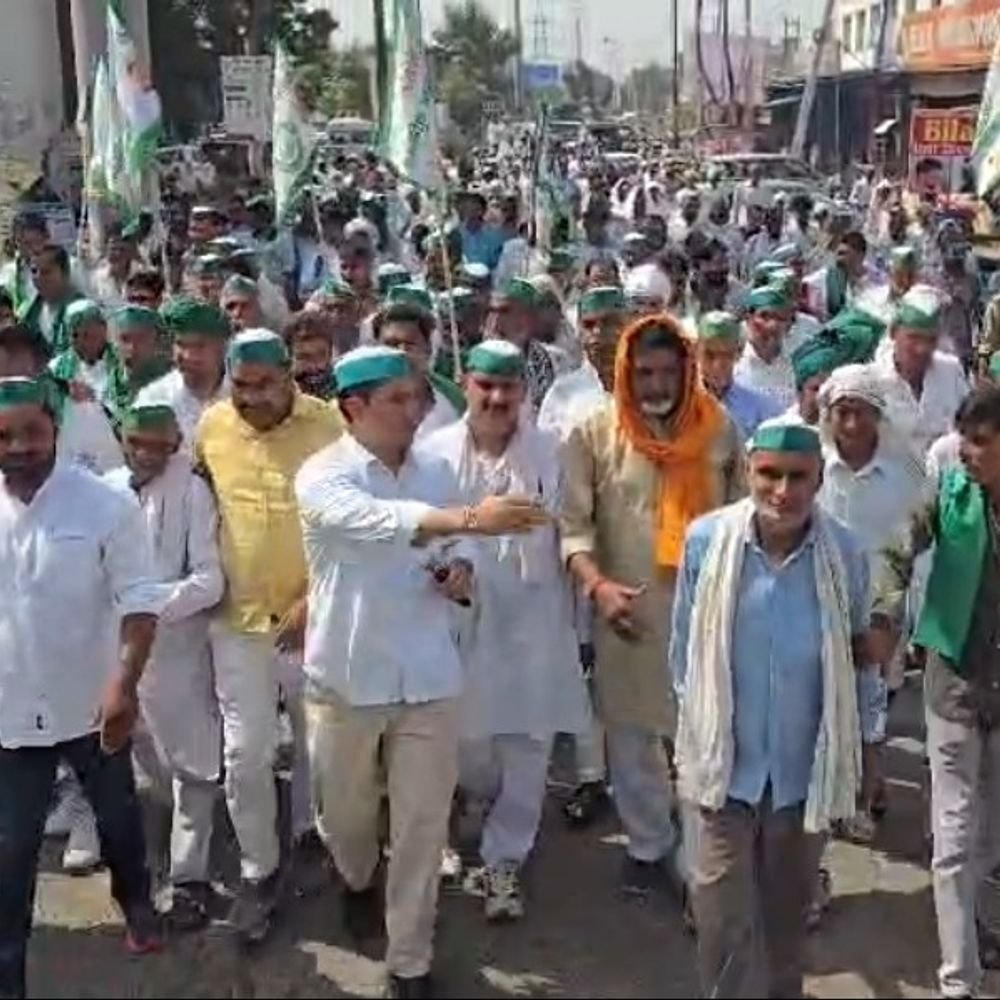 बुलंदशहर में आरटीओ और BKDA के खिलाफ भाकियू का धरना:किसानों ने अवैध वसूली और जमीन के बदले 10% हिस्सा न देने का लगाया आरोप