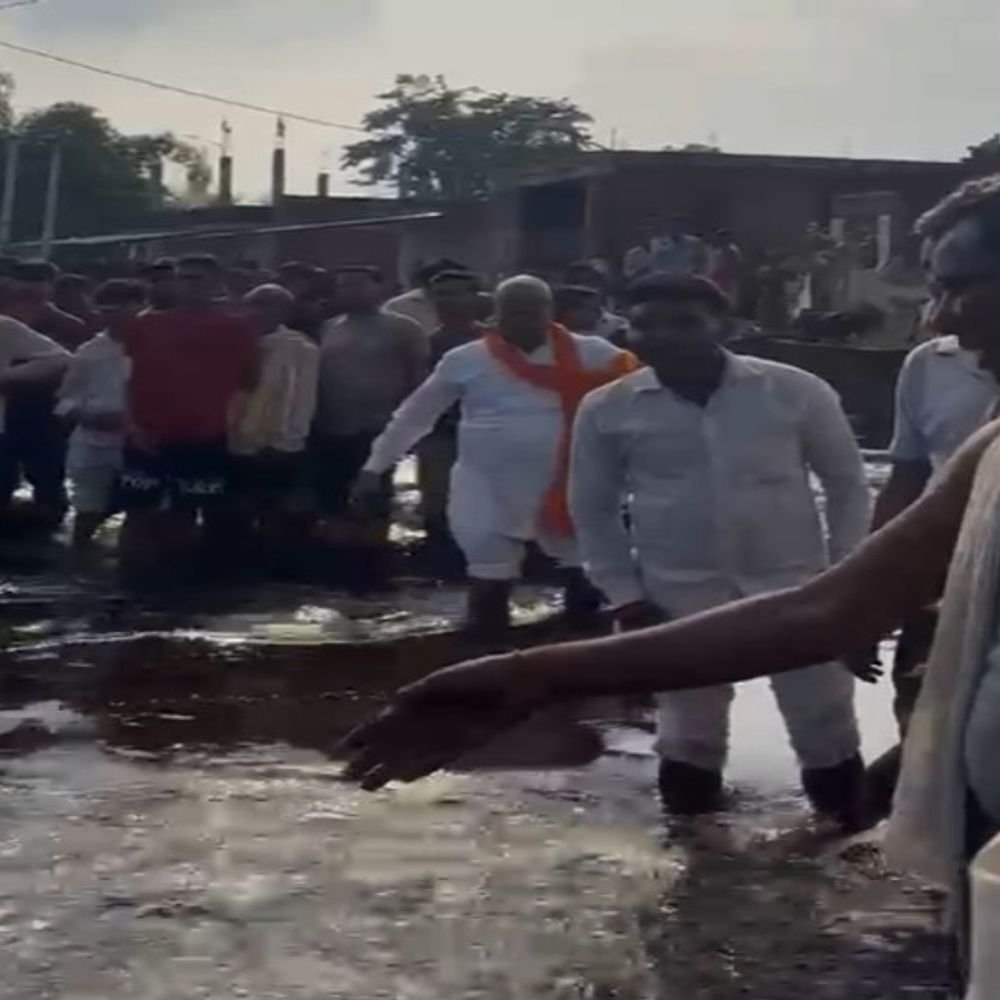 शाहजहांपुर में नाले में डूबा पांचवीं का छात्र, मौत:दोस्त बच गया, पानी का अंदाजा नहीं लगने पर नाले में साइकिल समेत गिरे थे