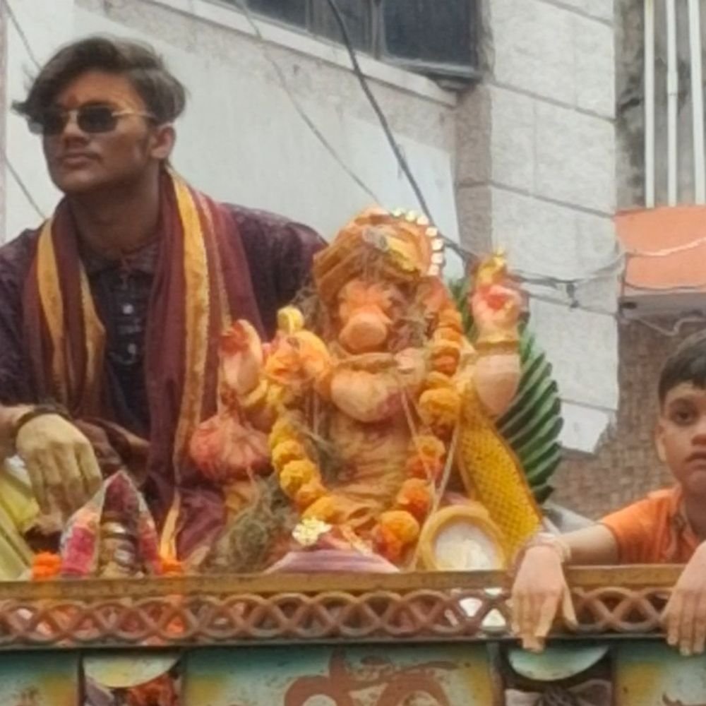 कासगंज में गणेश विसर्जन यात्रा की धूम:2 डीजे के 20 हजार के चालान गुलाल-ढोल नगाड़ों के साथ निकली यात्रा