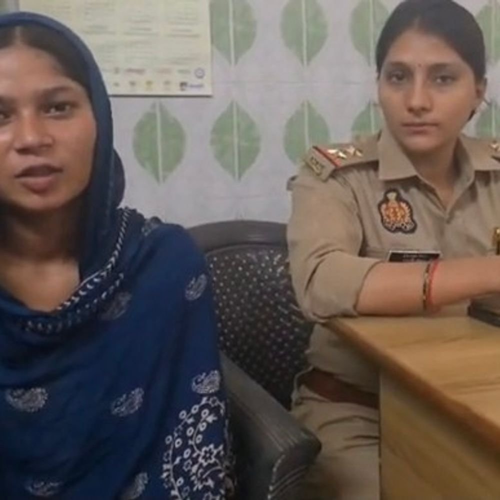 पुलिस की पहल से लौटी छात्रा के चेहरे पर मुस्कान:मुजफ्फरनगर में मिशन शक्ति टीम ने समझाकर दोबारा स्कूल से जोड़ा, राजी नहीं थे परिजन