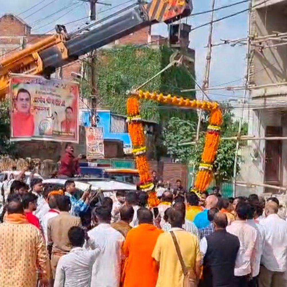 प्रतापगढ़ पहुंचे भाजपा के नवनियुक्त काशी क्षेत्र प्रभारी रमेश सिंह:कोहंडौर बॉर्डर से कार्यालय तक 13 जगह स्वागत; बूथ स्तर पर सक्रियता बढ़ाने पर जोर