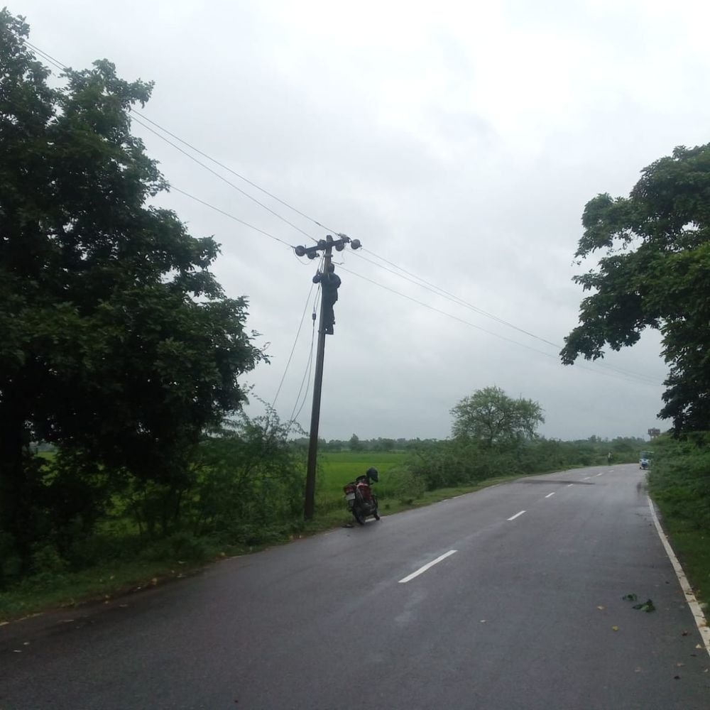 रायबरेली में 48 घंटे से बारिश,बिजली ठप और सड़कें जलमग्न:किसान-बागवान खुश, व्यापारी परेशान; अस्पतालों में मरीज घटे, हाईवे पर रफ्तार धीमी