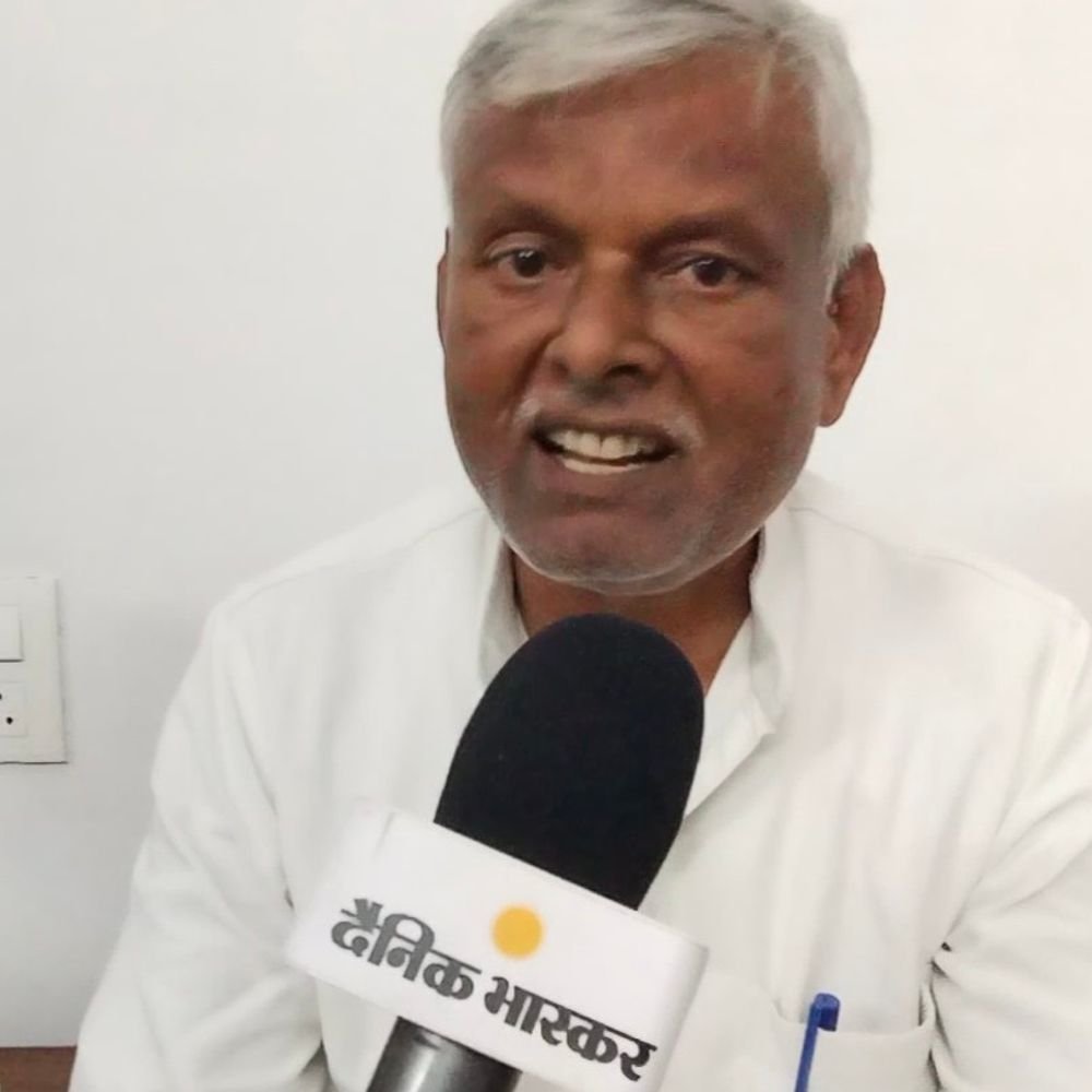 कैबिनेट मंत्री अपने लोगों को न्याय नहीं दिला पाए:इसलिए समाजवादियों के साथ धरने पर बैठे; बलिया में विधायक जयप्रकाश अंचल का बयान