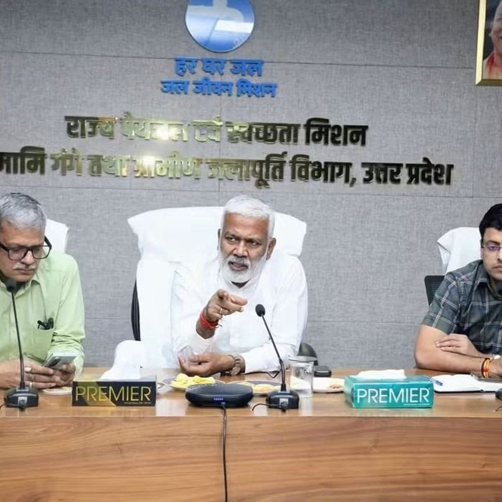 पाइपलाइन से खोदी सड़कें 10 नवंबर तक होंगी दुरुस्त:रोड रेस्टोरेशन में लापरवाही पर एजेंसी और अभियंता की तय होगी जिम्मेदारी, जल सारथी ऐप से ग्रामीण फोटो-वीडियो के साथ कर सकेंगे शिकायत