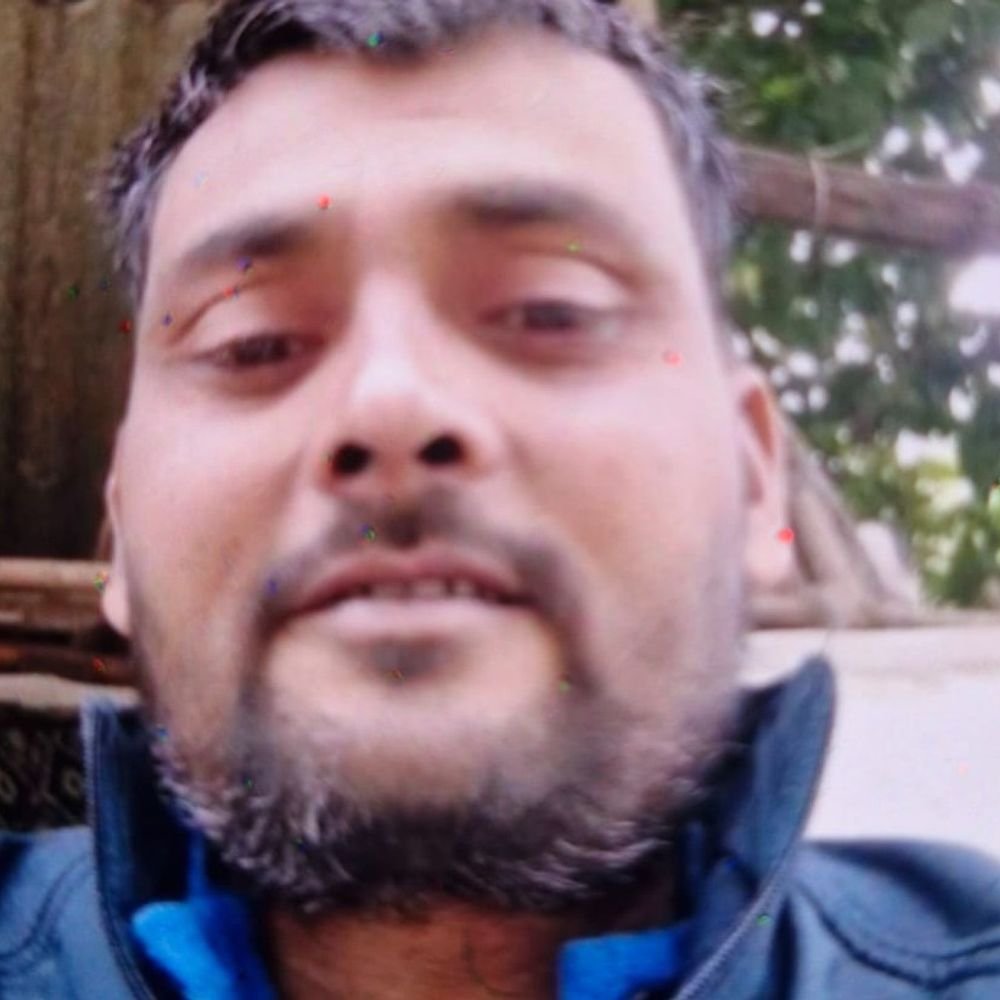 लापता ई-रिक्शा चालक का शव पड़ोसी की छत पर मिला:लखनऊ में 3 दिन से लापता था, मानसिक संतुलन ठीक नहीं था