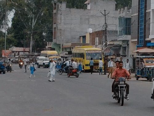संभल में 4-डिग्री गिरा तापमान, शाम को बारिश का अलर्ट:ओपीडी में 1000 से ज्यादा मरीज; संक्रमण के 50 से अधिक मरीज भर्ती