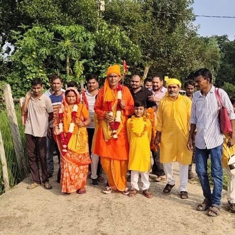 पितृपक्ष में गया धाम प्रस्थान:पितरों के तर्पण और मोक्ष की कामना को लेकर श्रद्धालु रवाना