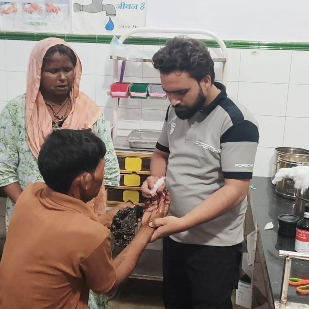 महिला से अभद्रता का विरोध करने पर दंपती से मारपीट:संभल में हरपाल पर आरोप, पुलिस ने घायलों को अस्पताल भेजा