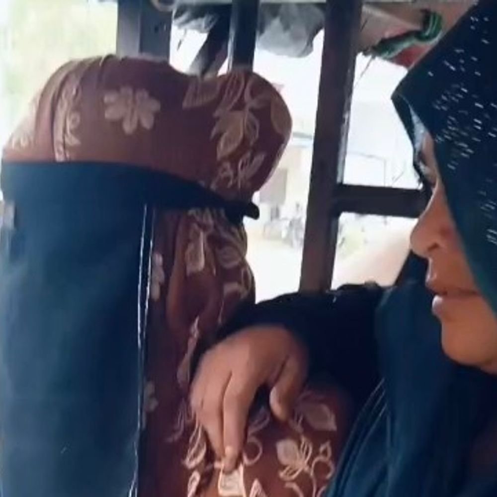 मुस्लिम महिला बुर्का पहनाकर ले जा रही थी हिंदू किशोरी:एक महिला ने पहचान कर मचाया शोर, छोड़कर भागी आरोपी; मुकदमा दर्ज