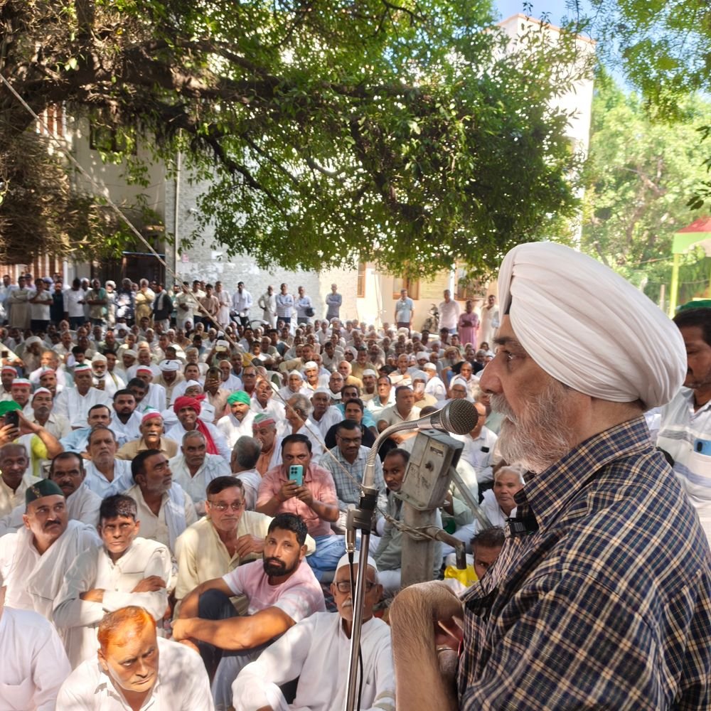 गन्ने का भाव 600 रुपए करने की मांग:किसान संघर्ष समिति का धरना, वीएम सिंह बोले- जाति से ऊपर उठकर एकजुट हों किसान