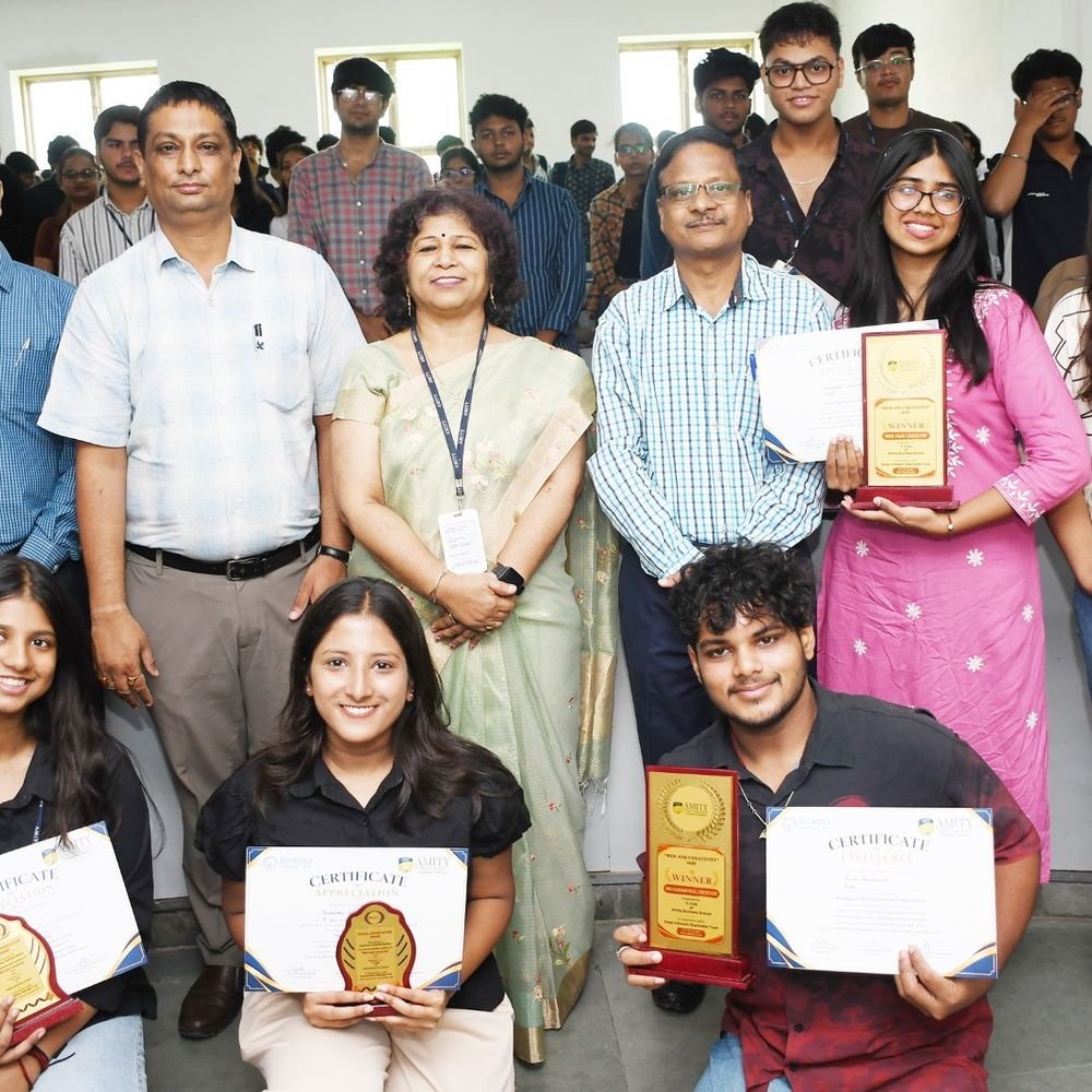 लखनऊ में वेब क्रिएटिविटी इवेंट संपन्न:छात्रों की तकनीकी क्षमता, रणनीतिक सोच और डिजिटल रचनात्मकता को सम्मानित किया