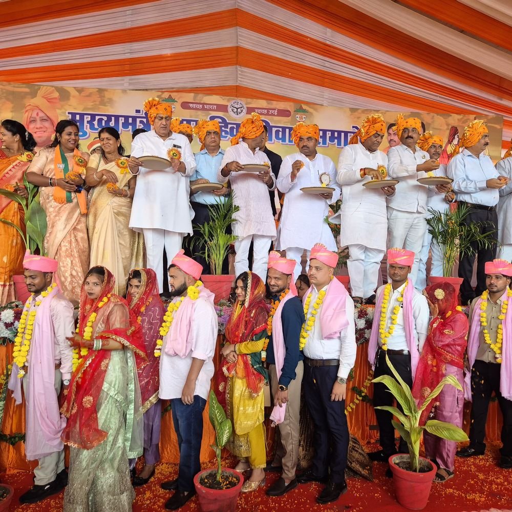 सामूहिक विवाह में 714 जोड़ों ने थामा एक-दूसरे का हाथ:उरई की नवीन गल्ला मंडी में उल्लासपूर्ण माहौल में हुआ मुख्यमंत्री सामूहिक विवाह
