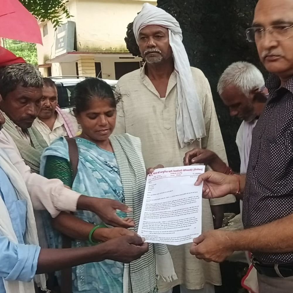 मुख्य निर्वाचन आयुक्त ज्ञानेश कुमार को हटाने की मांग:मिर्जापुर में भाकपा माले ने राष्ट्रपति के नाम सौंपा ज्ञापन