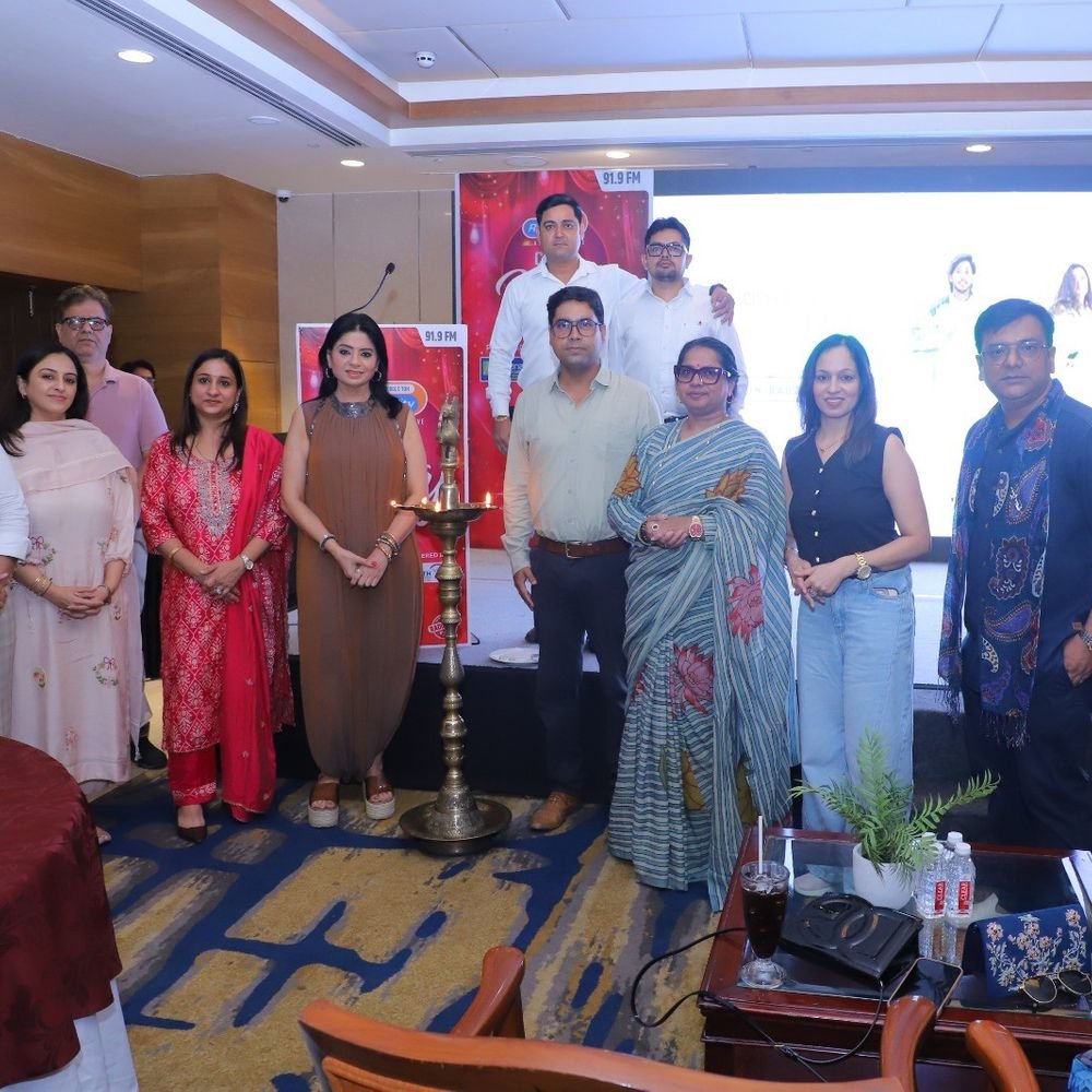 आगरा में रेडियो सिटी का महिला कार्यक्रम:आत्मविश्वास से रैम्प पर उतरीं महिलाएं, गेम्स में भी दिखा उत्साह