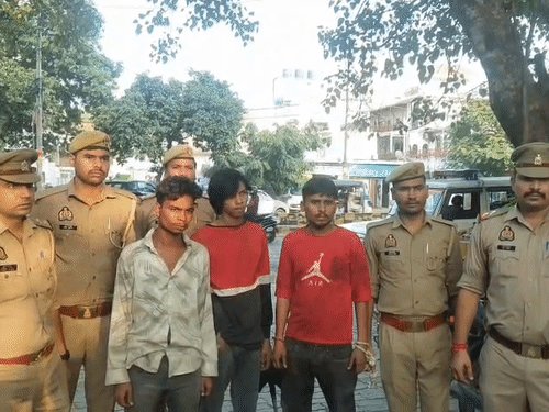 केमिकल फैक्ट्री में चौकीदार दंपत्ति पर हथौड़े से हमला, लूट:बर्रा में भी दो घरों को बनाया निशाना, तीन आरोपी अरेस्ट, जेल में हुई थी दोस्ती